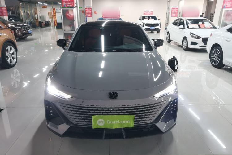 Used CHANGAN UNI-V 2022 1.5T Prestige Version
