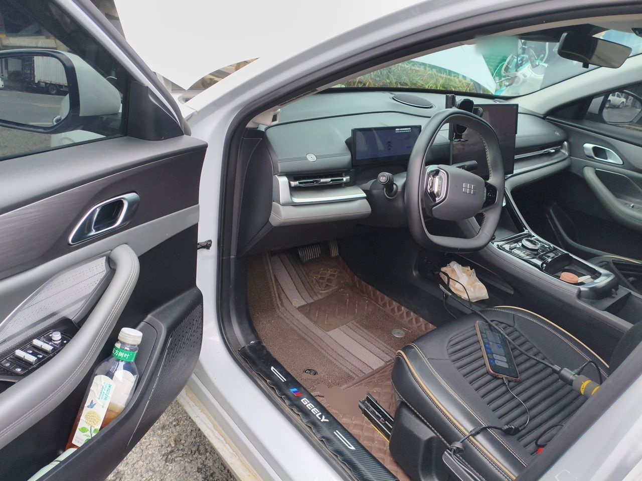 Geely Galaxy A7 2025 Model EM-i 150km Prestige Edition — снимка 16