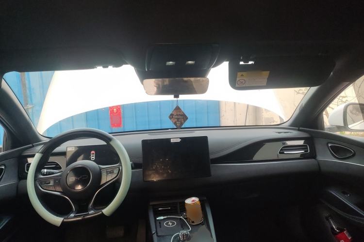 Used BYD Seal 06 New Energy 2025 DM-i Smart Drive 80KM Luxury Model Center Console