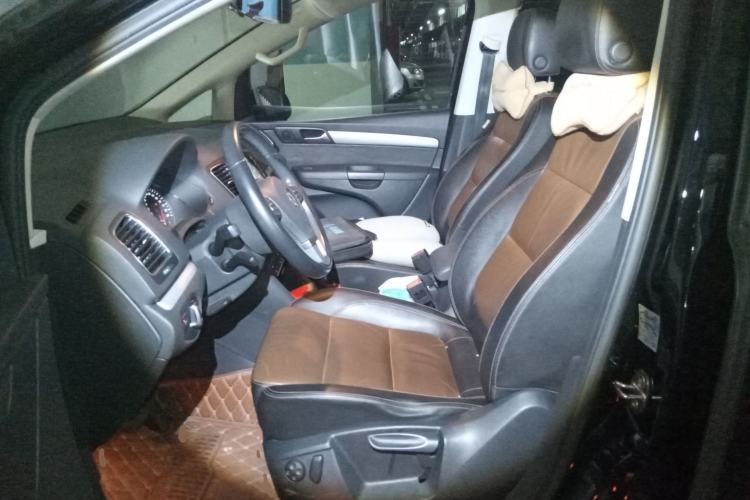 Used Volkswagen Sharan 2015 1.8TSI Comfort Model
