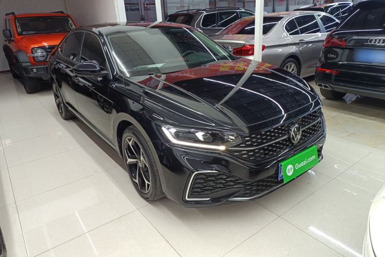 Used Volkswagen Passat 2024 380TSI Starry Dragon Edition Front Right 45 Deg