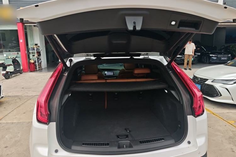 Used Cadillac XT4 2018 28T 4x4 Platinum Edition