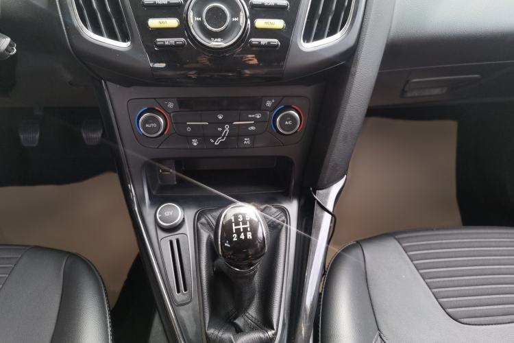 Used Ford Focus 2017 Hatchback 1.6L Manual Fashion Edition SmartDrive Version
