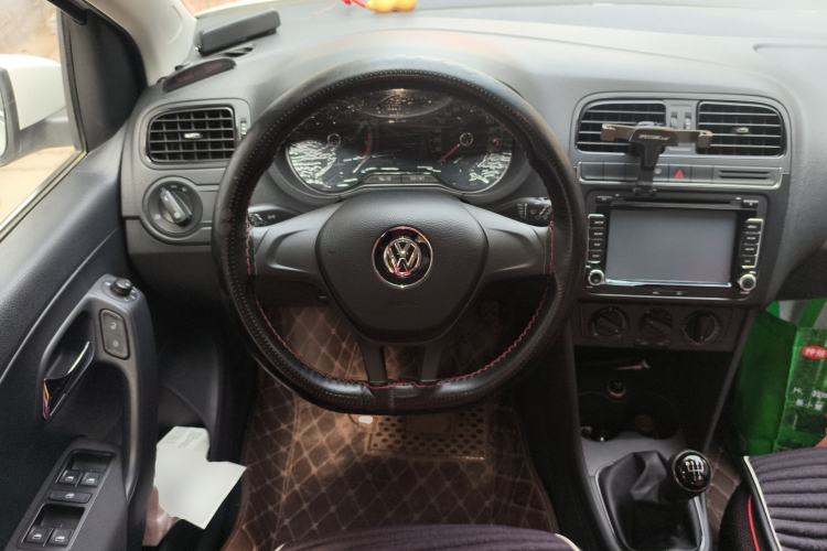 Used Volkswagen Polo 2014 1.4L Manual Fashion Edition Steering Wheel