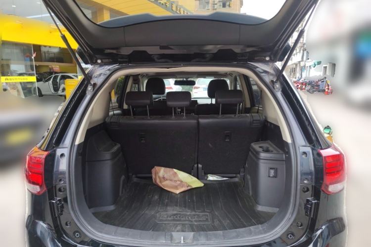 Used Mitsubishi Outlander 2019 2.0L Two-Wheel Drive Comfort Edition 5 Seats China VI Standard