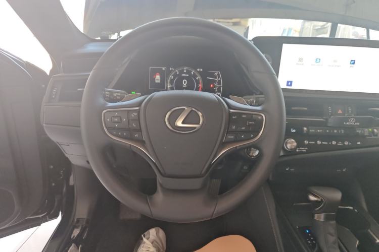 Used Lexus ES 2023 200 Excellence Edition
