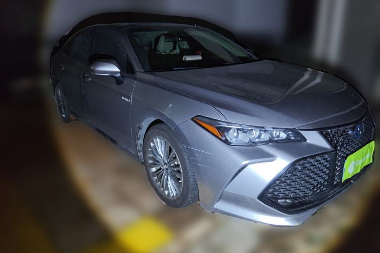 Used Toyota Avalon 2019 Dual-Engine 2.5L XLE Prestige Version China VI Standard
