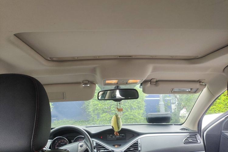 Used Bestune B70 2014 2.0L automatic luxury version Headliner