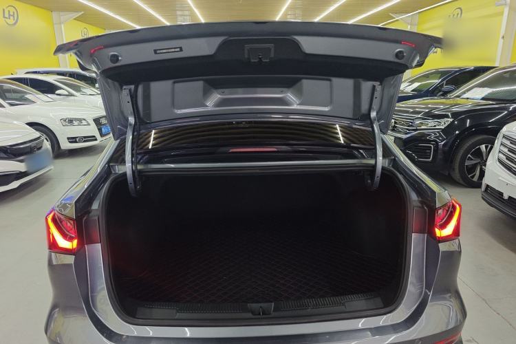 Used Roewe i5 2023 1.5L Manual Comfort Edition