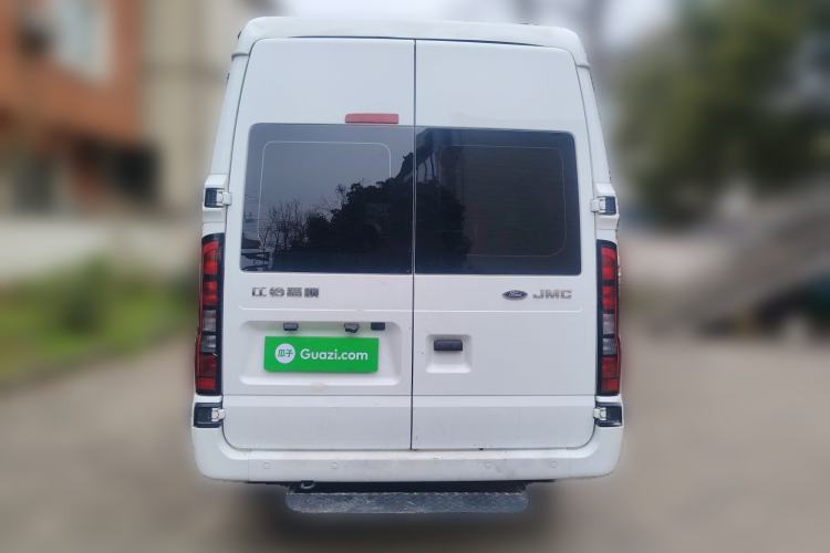 Used JMC Fushun 2023 2.0T Manual Mid-Drive Mid-Roof Commercial Multi-Purpose 7-Seater Passenger Vehicle Rear