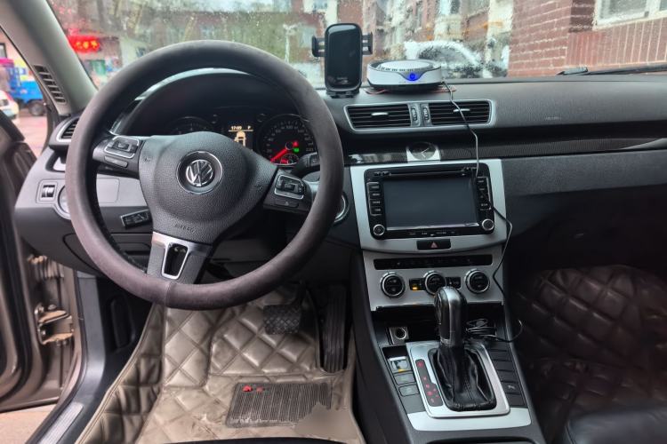 Used Volkswagen Magotan 2012 1.8TSI Luxury Model Center Console