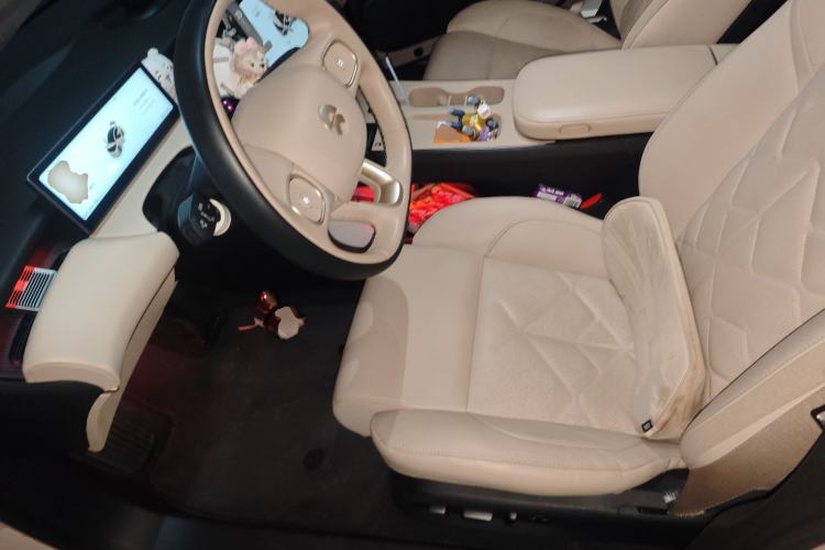 Used Nio ET5 2022 75 kWh Left Front Seat