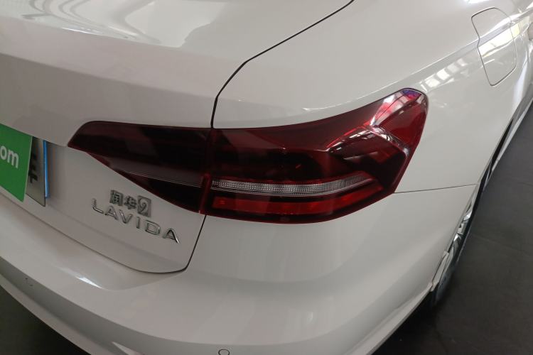 Used Volkswagen Lavida 2021 1.5L Automatic Fashion Edition Exterior 3