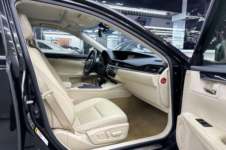 Used Lexus ES 2013 250 Elite Edition
