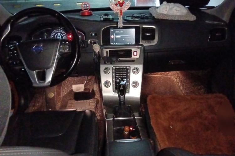 Used Volvo S60 2015 S60L 2.0T Zhiyuan Edition