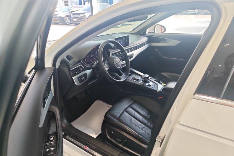 Used Audi A4L 2019 40 TFSI Fashion Edition China VI Emission Standard
