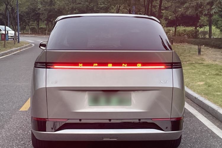 Used XPeng X9 2024 702 Ultra-Long Range Max
