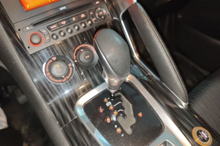 Used Peugeot 3008 2015 2.0L Automatic Classic Edition
