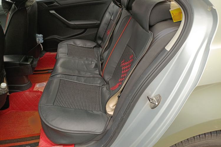 Used Volkswagen Jetta 2013 1.6L Manual Fashion Edition
