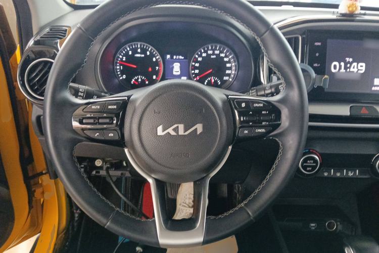 Used Kia kx1 Stonic 2021 1.4L CVT Fun & Sunroof Model
