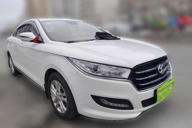 Used Bestune B50 2016 1.6L manual Comfort trim level Front Right 45 Deg