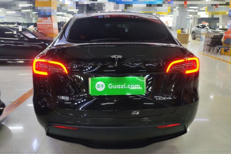 Used Tesla Model Y 2023 Long-Range All-Wheel-Drive Version
