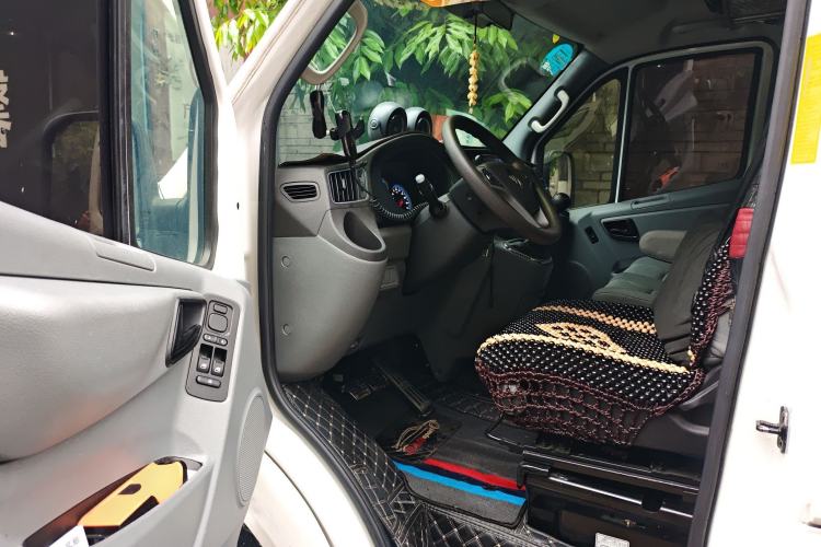 Used Foton Toano 2023 Urban Edition Van 2.0T Manual Short Wheelbase Low Roof Rear Single Tire 3-Seater Driver Seat