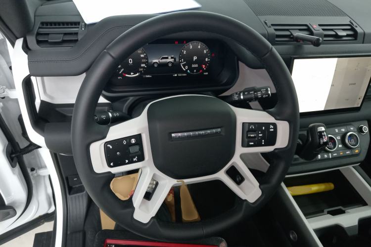 Used Land Rover Defender 2025 90 2.0T P300 S
