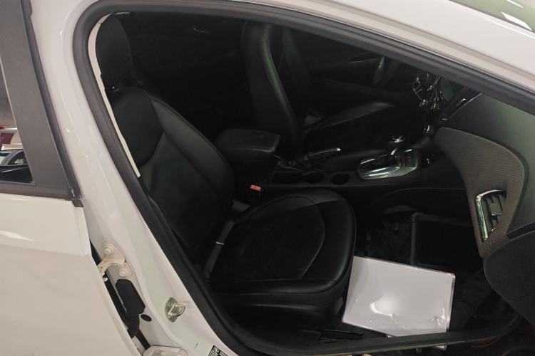 Used Chevrolet Cruze 2016 1.5L Automatic Luxury Edition Right Front Seat