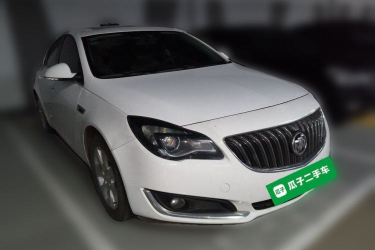 Used Buick Regal 2015 1.6T Leading Technology Model Front Right 45 Deg