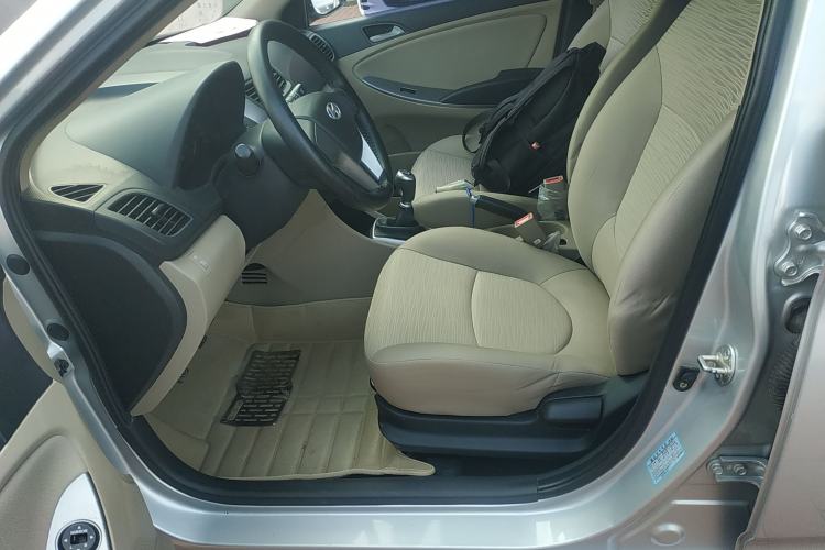 Used Hyundai Verna (older generation) 2014 1.4L Manual Smart GLS Trim