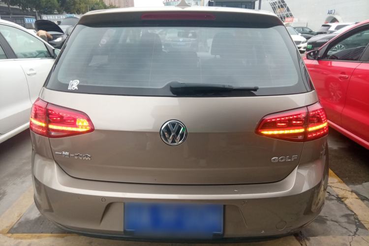 Used Volkswagen Golf 2015 1.6L Manual Fashion Edition
