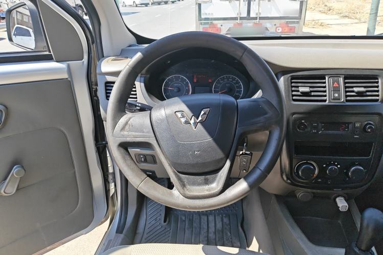 Used Wuling Rongguang V 2016 1.5L Practical Version
