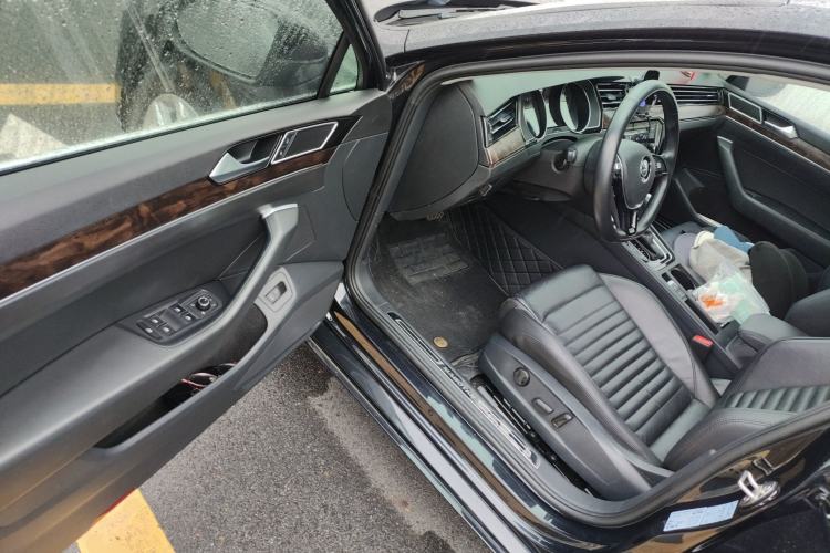 Used Volkswagen Magotan 2018 Facelift 330TSI DSG Luxury Model
