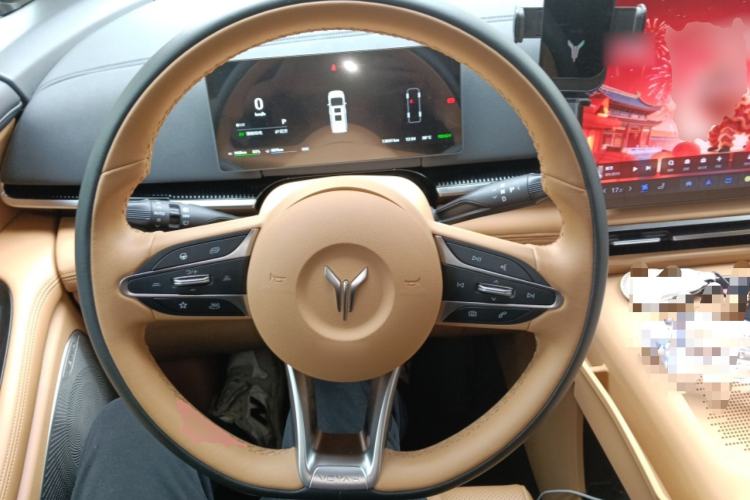 Used VOYAH Dream 2025 PHEV Four-Wheel Drive Prestige Kunpeng Edition