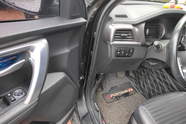 Used Kia Sportage R 2018 2.0L Automatic Smart Luxury Version China V Standard Driver Seat