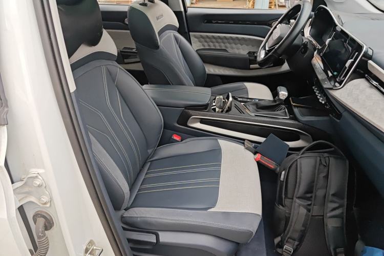 Used Baojun RM-5 2019 1.5T CVT 24-Hour Online Prestige Version 5 Seats Right Front Seat