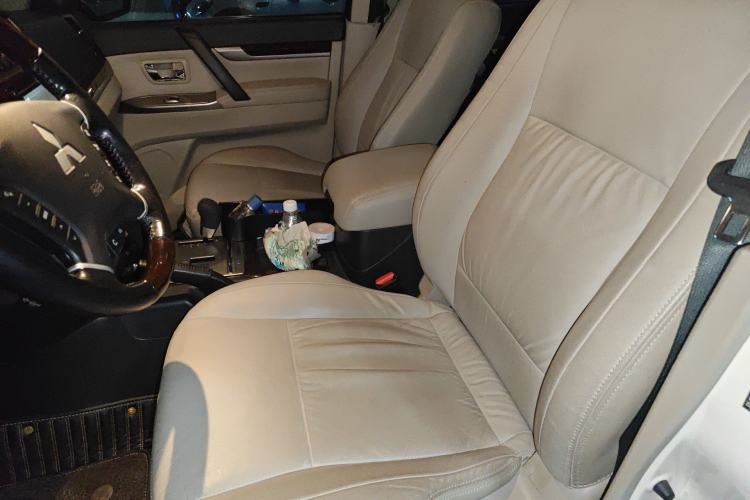 Used Mitsubishi Pajero 2018 V97 3.8L 5-Door GLS Sunroof Dual Differential – Middle East
