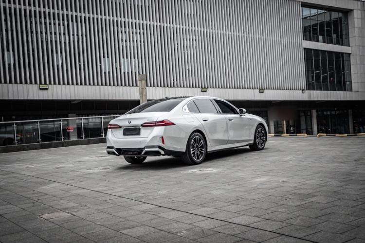 Used BMW 5 Series 2024 530Li Leading Model M Sport Package
