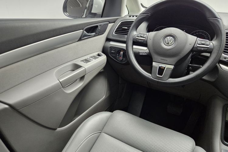 Used Volkswagen Sharan 2013 1.8TSI Standard Model
