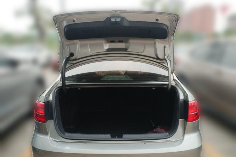 Used Volkswagen Sagitar 2015 230TSI Automatic Comfort Version Trunk