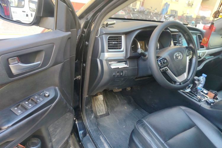 Used Toyota Highlander 2015 2.0T Four-Wheel Drive Luxury Edition 7-Seater Driver Seat