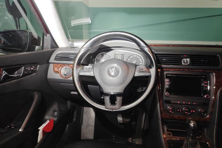 Used Volkswagen Passat 2011 1.8TSI DSG Prestige Edition Steering Wheel