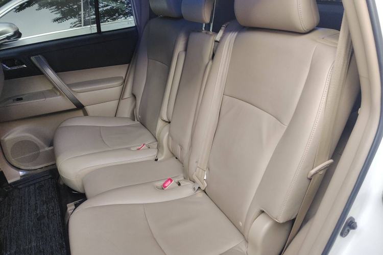 Used Toyota Highlander 2011 2.7L Two-Wheel Drive 5-Seater Sport Edition
