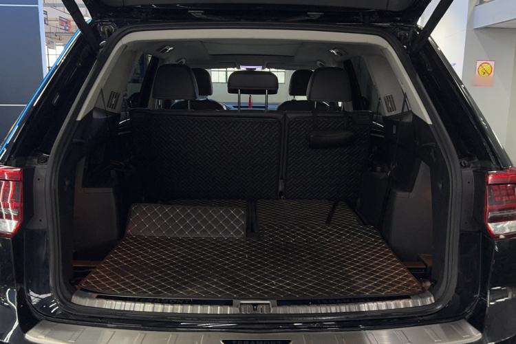 Used Volkswagen Teramont 2020 Revised Version 330TSI Two-Wheel Drive Luxury Edition Trunk