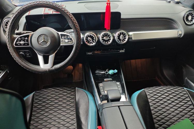 Used Mercedes-Benz GLB 2021 GLB 200 Dynamic Edition Center Console