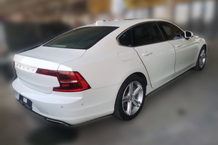 Used Volvo S90 2018 T4 Zhiyuan Edition Rear Right 45 Deg
