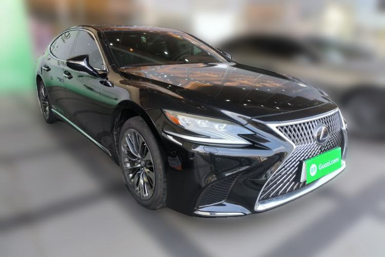 Used Lexus LS 2018 500h Executive Edition China VI Front Right 45 Deg