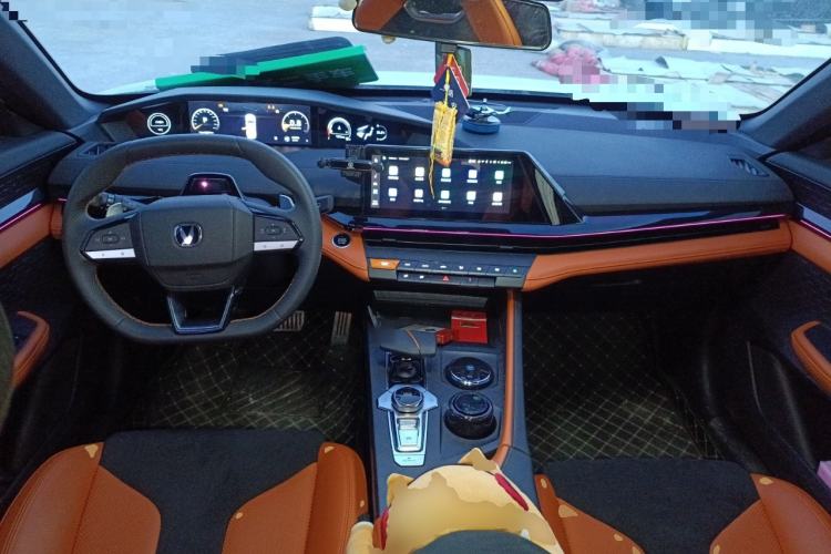 Used CHANGAN UNI-V 2023 2.0T Leading-Speed Edition