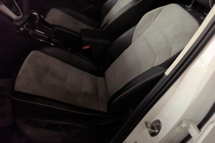 Used Volkswagen Tayron X 2020 330TSI Two-Wheel Drive Luxury Smart Connectivity Version Left Front Seat